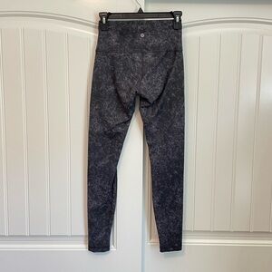 Lululemon Wunder Train High-Rise Tight 28"
Denim Dusky Lavender Black size 6